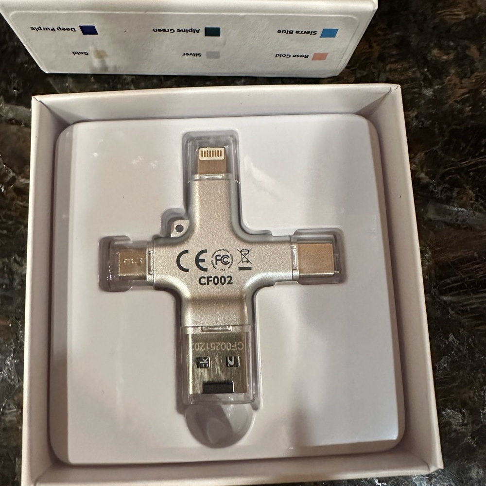 NEW Click Free USB Flash Disk for use with iPhone, iPad, iPod